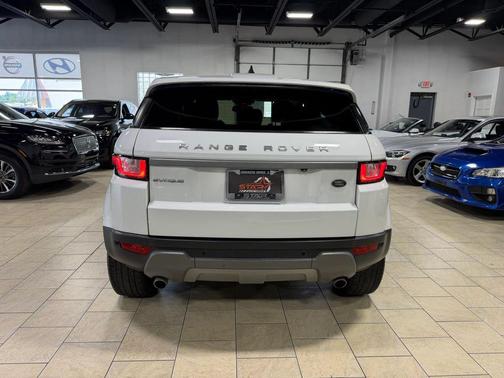 White 2018 Land Rover Range Rover Evoque SE