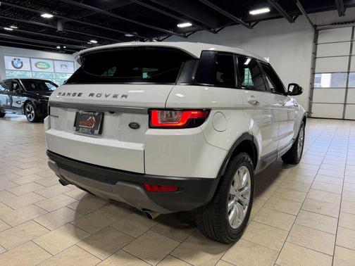 White 2018 Land Rover Range Rover Evoque SE