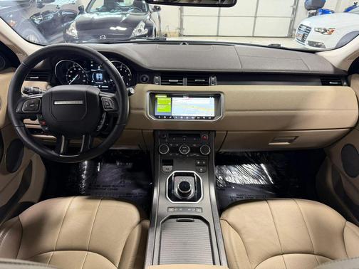 White 2018 Land Rover Range Rover Evoque SE