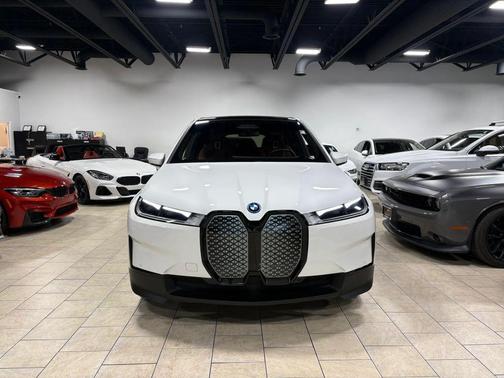White 2024 BMW iX xDrive50