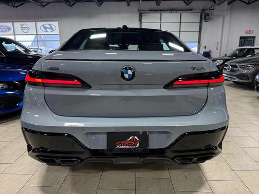2023 BMW 760 i xDrive