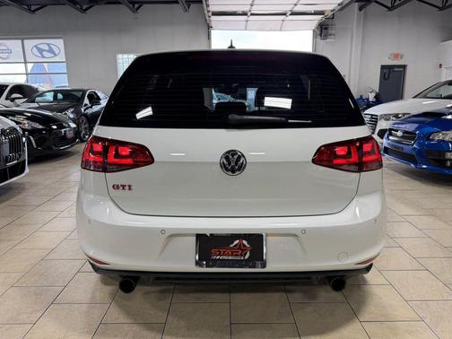 Pure White 2017 Volkswagen Golf GTI 2.0T Autobahn 4-Door