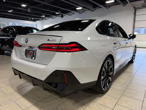Alpine White 2024 BMW i5 M60