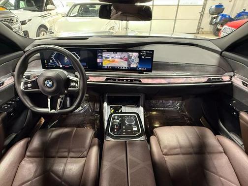 2023 BMW 760 i xDrive