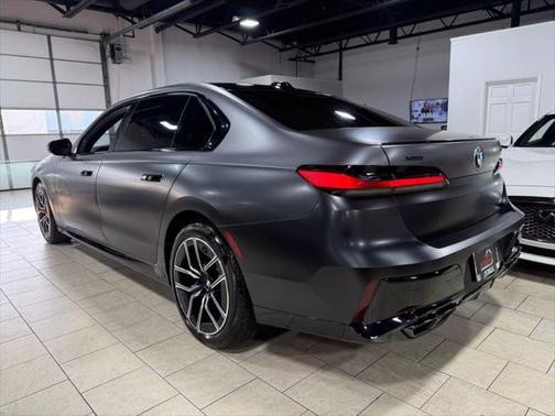2023 BMW 760 i xDrive