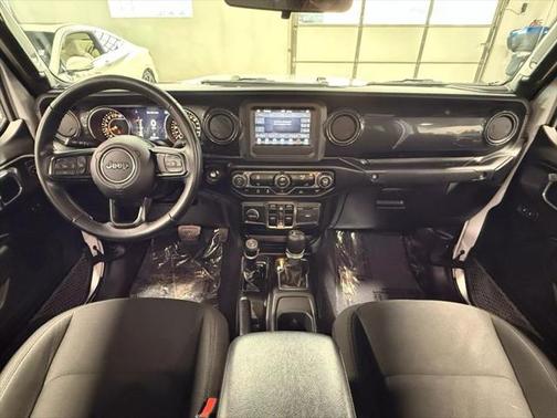 2022 Jeep Gladiator Sport