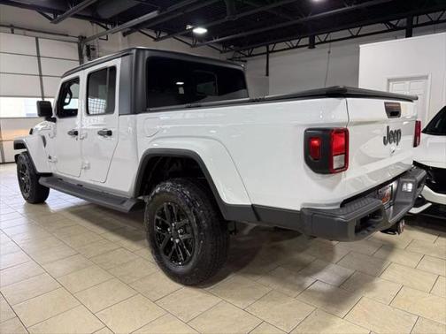 2022 Jeep Gladiator Sport