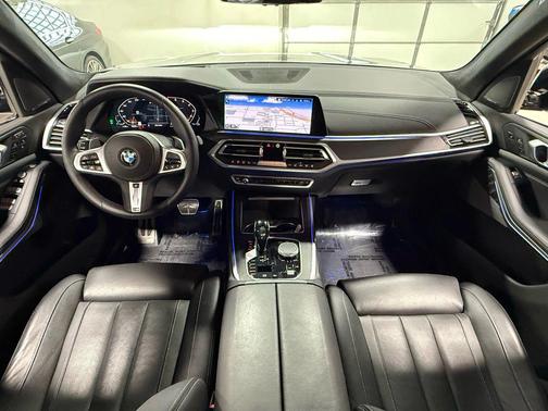 2021 BMW X7 M50i