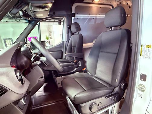 2025 Mercedes-Benz Sprinter 2500 High Roof
