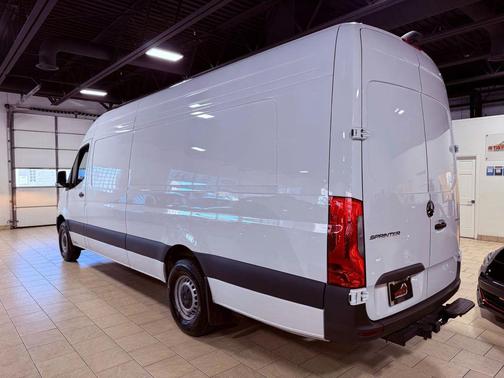 2025 Mercedes-Benz Sprinter 2500 High Roof