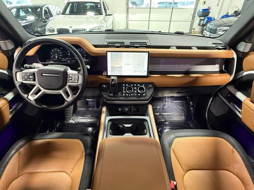 2023 Land Rover Defender 130 X-Dynamic SE