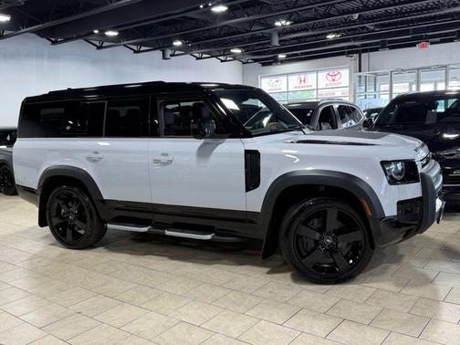 2023 Land Rover Defender 130 X-Dynamic SE
