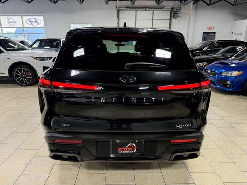 Mineral Black 2024 INFINITI QX60 Pure