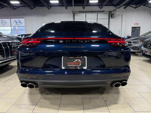 2018 Porsche Panamera 4S