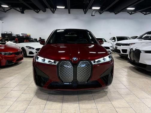 Aventurin Red Metallic 2023 BMW iX M60