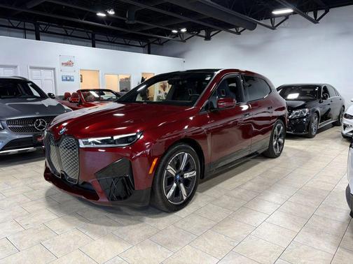 Aventurin Red Metallic 2023 BMW iX M60