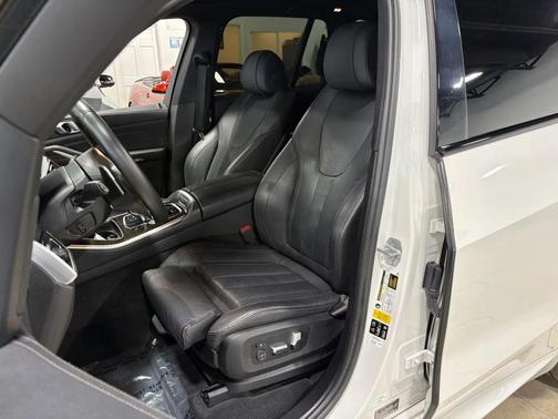 Alpine White 2021 BMW X5 xDrive40i