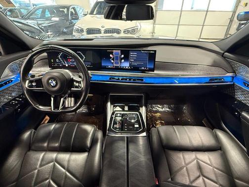2024 BMW 760 i xDrive