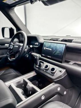 2025 Land Rover Defender P525 V8