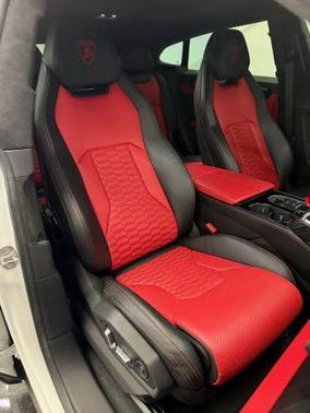 2022 Lamborghini Urus 