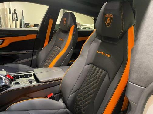 2023 Lamborghini Urus S