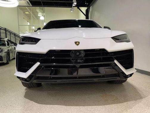 2023 Lamborghini Urus S
