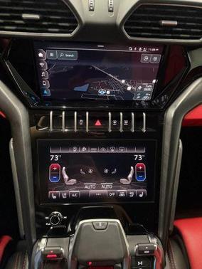 2022 Lamborghini Urus 