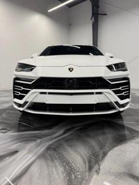 2022 Lamborghini Urus 