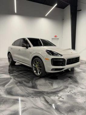 2023 Porsche Cayenne Platinum Edition