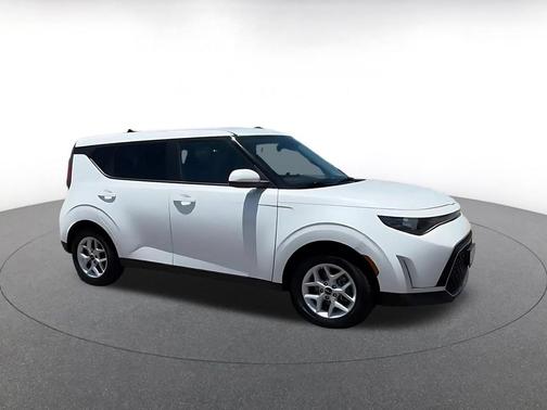 Snow White Pearl 2025 Kia Soul LX