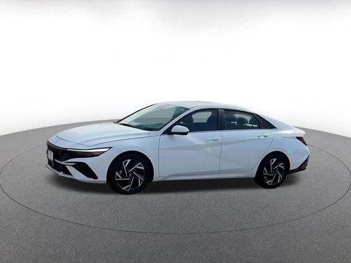 2025 Hyundai ELANTRA SEL