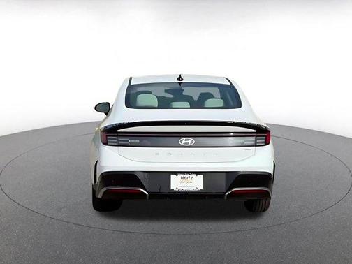 2025 Hyundai SONATA Hybrid SE