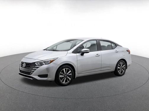 Brilliant Silver Metallic 2025 Nissan Versa 1.6 SV