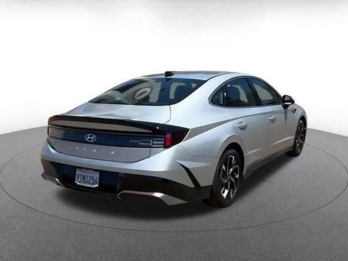 Aero Silver 2025 Hyundai SONATA SEL