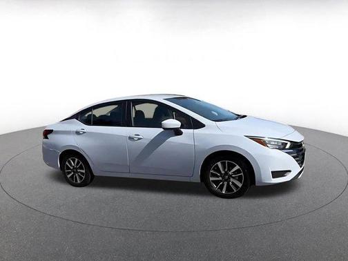 Gray Sky Pearl 2025 Nissan Versa 1.6 SV