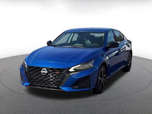 2025 Nissan Altima SR FWD