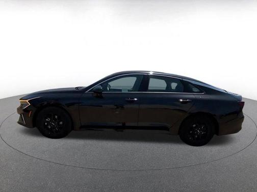 Aurora Black Pearl 2025 Kia K5 LXS