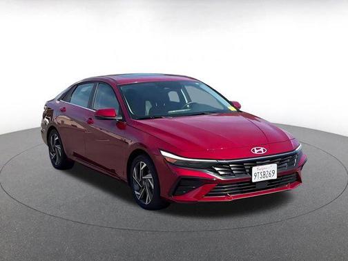 2025 Hyundai ELANTRA Limited