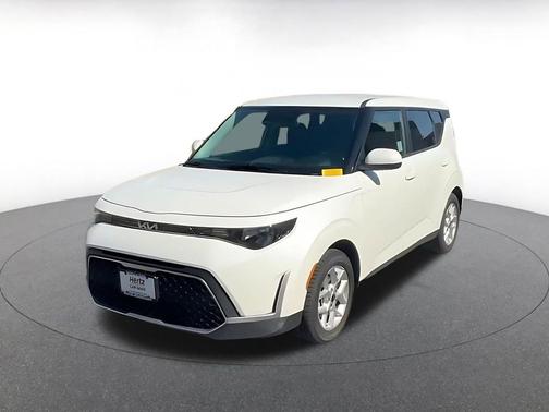 Snow White Pearl 2025 Kia Soul LX