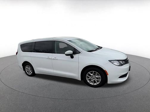 Bright White Clearcoat 2023 Chrysler Voyager LX