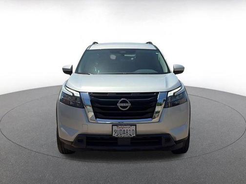 Brilliant Silver Metallic 2025 Nissan Pathfinder SV FWD