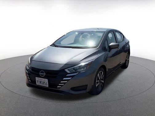 Gun Metallic 2025 Nissan Versa 1.6 SV