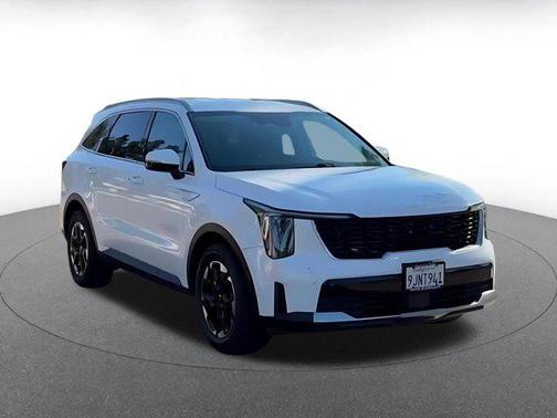 Glacial White Pearl 2024 Kia Sorento S