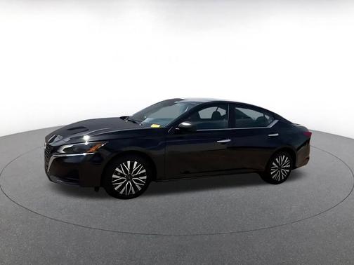 Super Black 2025 Nissan Altima SV FWD