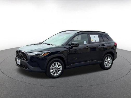 2025 Toyota Corolla Cross LE