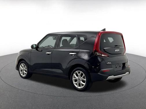 Fusion Black 2025 Kia Soul LX