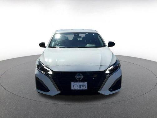 2025 Nissan Altima SR FWD