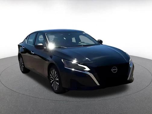 Super Black 2025 Nissan Altima SV FWD