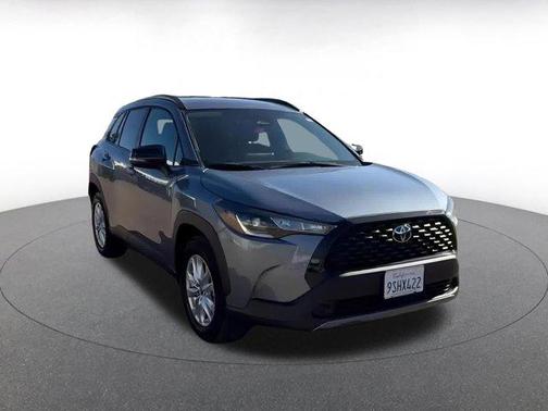 2025 Toyota Corolla Cross LE