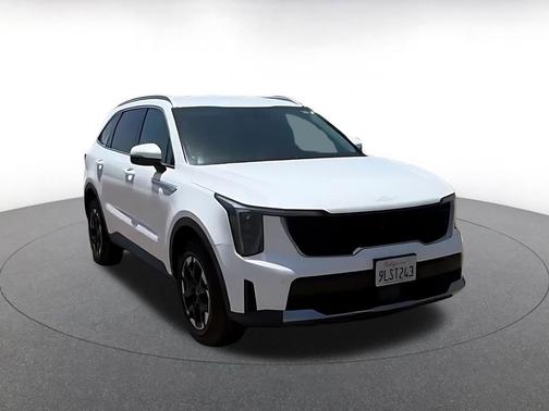 Glacial White Pearl 2024 Kia Sorento S